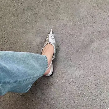 Дамски сандали с остри плоска подметка, новост 2023 г., дамски обувки изработени ръчно с пайети