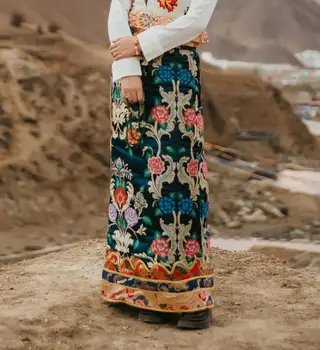 Китайската тибетски пола пролетно женска традиционна дебела