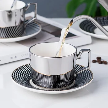 Чашата за кафе с огледално отражение от титан и сребро с логото на плоча, изработени по поръчка на европейския комплект чаши за кафе и следобеден чай